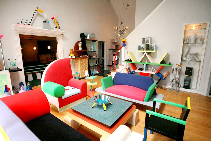 Dennis Zanone, Room View of part of a Memphis-Milano Design Collection CC BY-SA 3.0